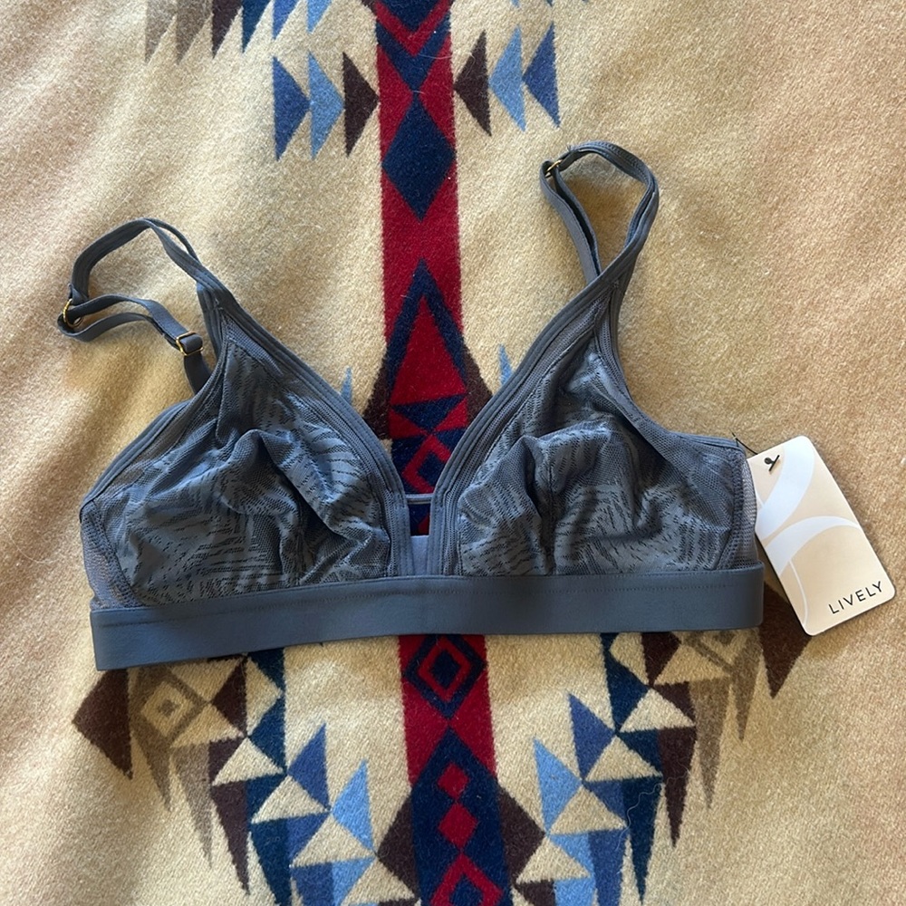 NWT- Lively bralette